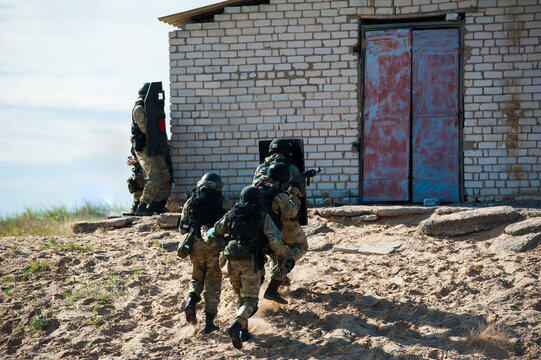 Subdivision anti-terrorist police during a tactical exercises