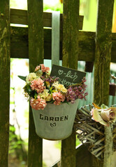 rustikal dekorierter Garten