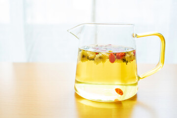 Herbal scented medlar and chrysanthemum tea