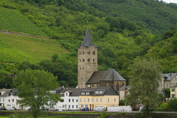Fototapeta na wymiar Sankt Goar, Germany; A church along the Rhine river at Sankt Goar