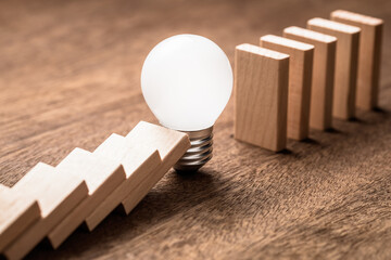 Light Bulb Block the Falling Domino