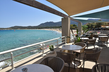 Terrasse sur la mer en Corse