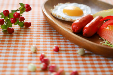 赤ウインナーののったワンプレート料理