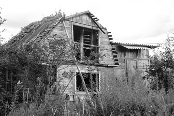 Obraz premium old abandoned house