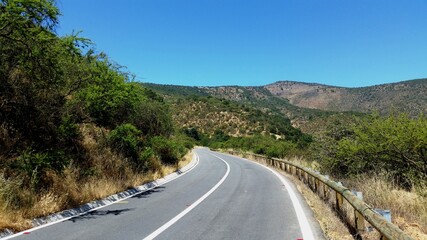 Entre la ruta y montañas 6