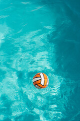Obraz na płótnie Canvas ball in the pool