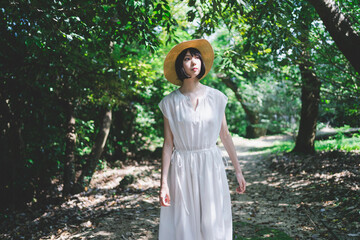 Obraz premium 夏の女性