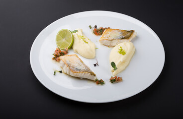 Fried white fish fillet