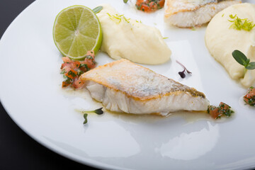Fried white fish fillet