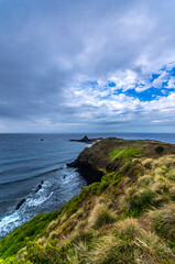 Naklejka premium Pyramid Rock Distant vert