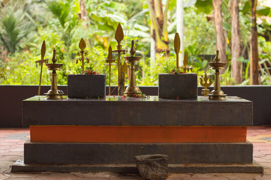 pikes or spear or pheon in india used in temples for religious purposes