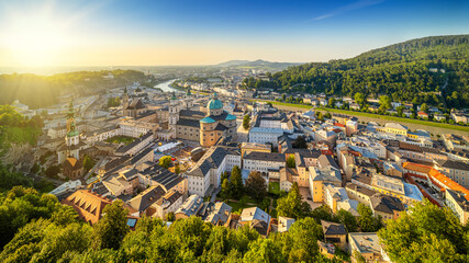 Fototapeta premium the historic city of salzburg while sunset, austria