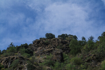 Fototapeta na wymiar krajobraz góry drzewa niebo widok szczyty