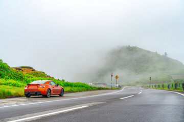 【志賀草津高原道路】霧中の幻想的な道路