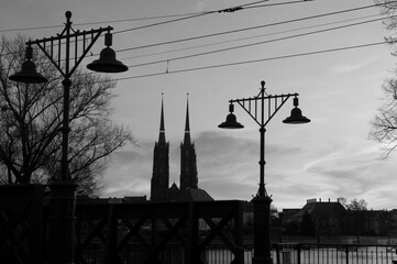 Poranna panorama Wrocławia z widokiem na katedrę