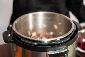 Electric multi cooker