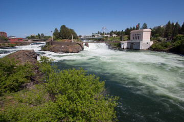 Fototapeta na wymiar Spokane River waterfalls, Spokane WA
