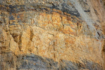 Quarry extraction of silicon. Minerals. Stone texture