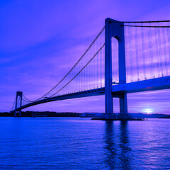 Fototapeta na wymiar Beautiful Sunset by the Verrazzano-Narrows Bridge