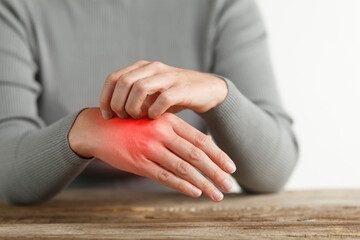 Rash and irritation on the skin of the hands, itching. Dermatological problems.