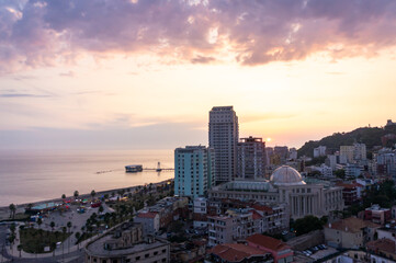 Coucher de soleil sur le port de Durrës en Albanie
