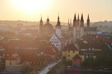 Würzburg, Altstadt nach Sonnenaufgang