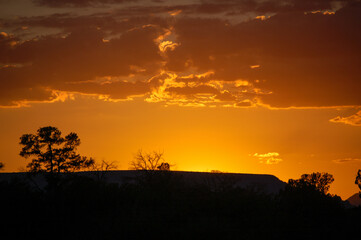 Fototapeta na wymiar golden desert sundown