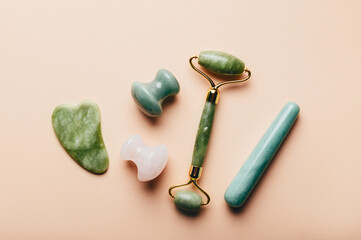 Set of Gua Sha massage tools for beauty facial massage therapy, Skin Care Anti-Aging Tools such as Green Aventurine Rose Quartz Gua Sha Mushrooms, Wand, Jade face roller and stone