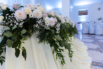 Wedding green and white decorations