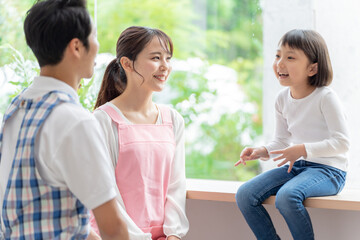 保育園で遊ぶ女の子