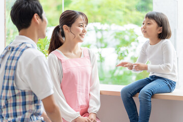 保育園で遊ぶ女の子