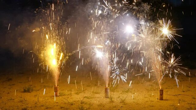 複数の吹き出し花火　噴出花火　