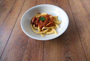 spaghetti with tomato sauce