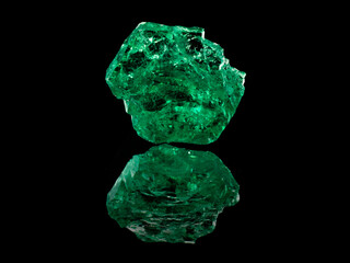 emerald crystals natural gemstone for jewelry , rough raw stone mineral