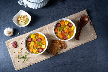 Hearty pea soup after grandmas rezept