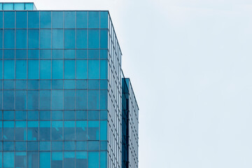 Obraz na płótnie Canvas Office building on the city