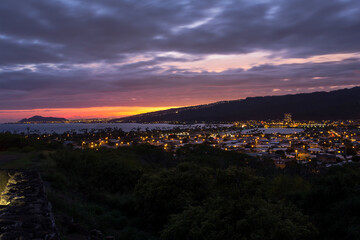 Fototapeta na wymiar Tropical sunset glow over Honolulu, Hawaii, USA
