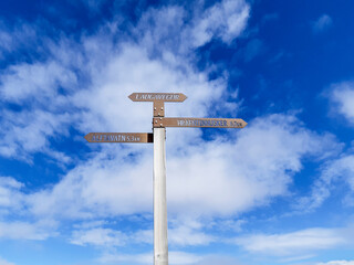 Directional sign pole indicating directions to laugavegur, alftavatn and hrafntinnusker.