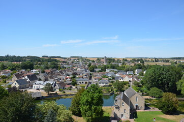 Fototapeta na wymiar Châteaudun vue panoramique château Loir