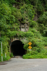 トンネル