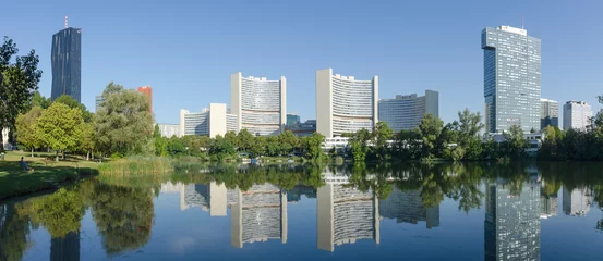 Fotobehang Het Vienna International Centre - gebouwencomplex dat het kantoor van de Verenigde Naties in Wenen huisvest, kwam ook samen met UNO City. © Dejan Gospodarek