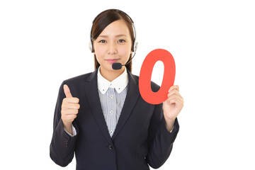 数字を持つ笑顔のオペレーター