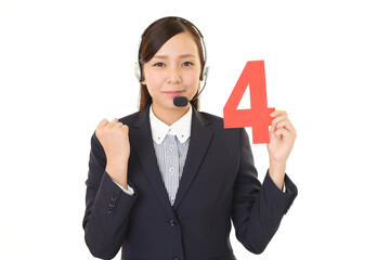 数字を持つ笑顔のオペレーター