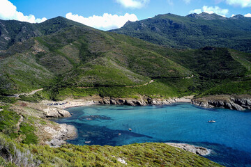Obraz premium Baie Corse avec montagne et mer
