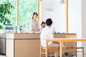 アジア人　家族　団らん　ポートレート