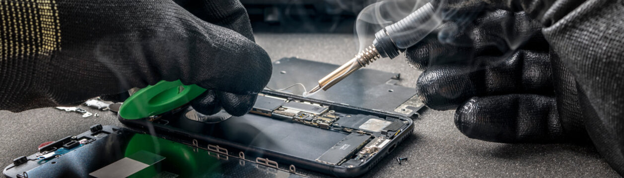 Smartphone Reparatur &ndash; Aufl&ouml;ten eines neuen Kondensators