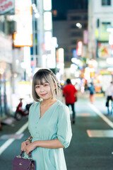 都会での夜景ポートレート