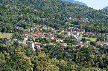 Fototapeta na wymiar View of the village of Ponte Capriasca in Switzerland