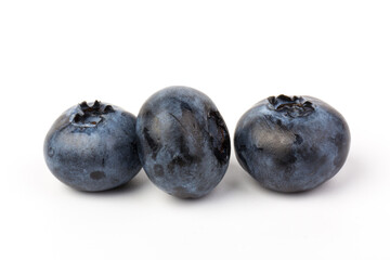 Obraz premium Blueberry isolated. Blueberry on white background. Bilberry. Clipping path.