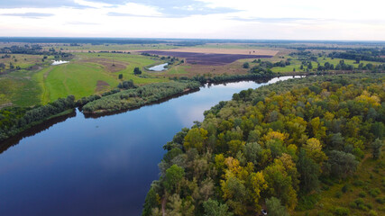 Fototapeta na wymiar View of the Desna River near the city of Chernigov.. The Desna River originates in Russia and flows into the Dnieper near Kiev.